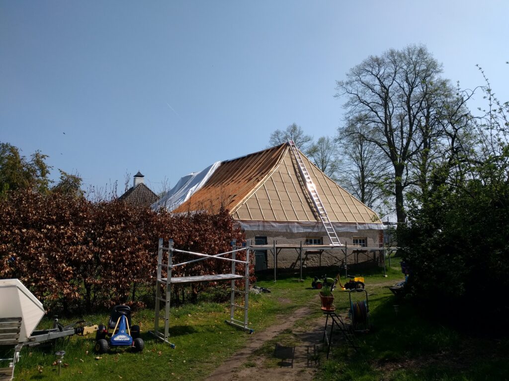 boerderij de Voort - schild dak duurzaam isoleren met schapenwol